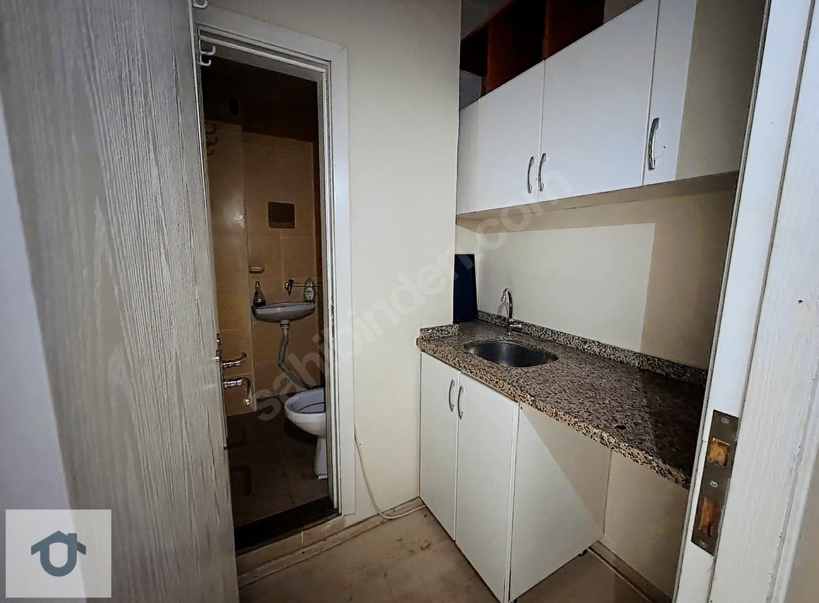 Hasanpaşa 1+0 Ofis | Boyalı - Taşınmaya Hazır | Mutfaklı, WC'li image 2